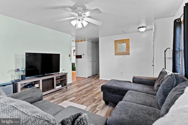 1434 YORKTOWNE, Mechanicsburg, PA 17050