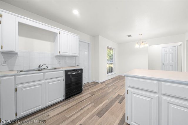 515 Loop West, Roland, OK 74954