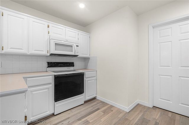 515 Loop West, Roland, OK 74954