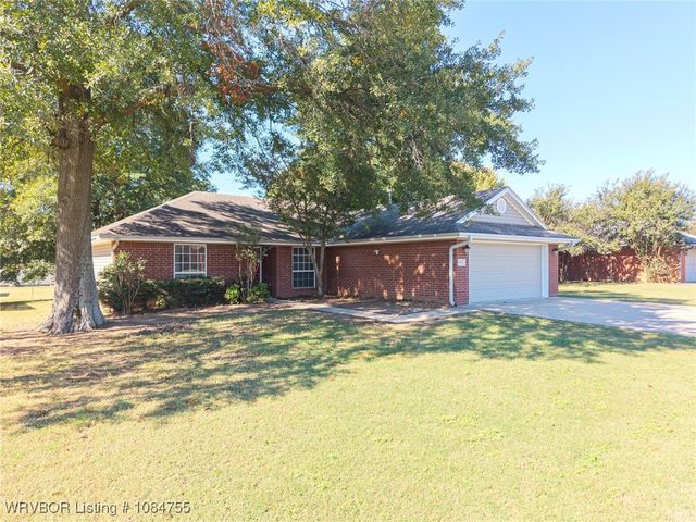 515 Loop West, Roland, OK 74954