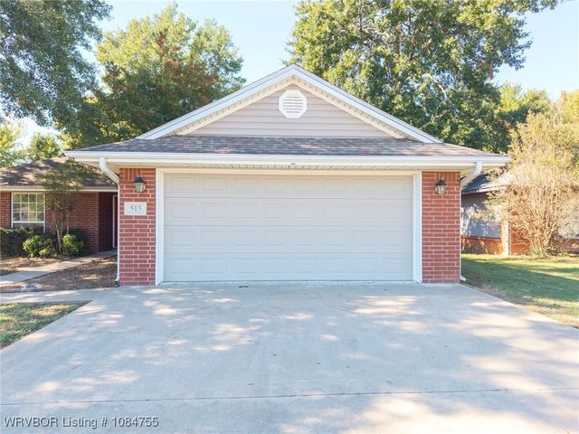 515 Loop West, Roland, OK 74954