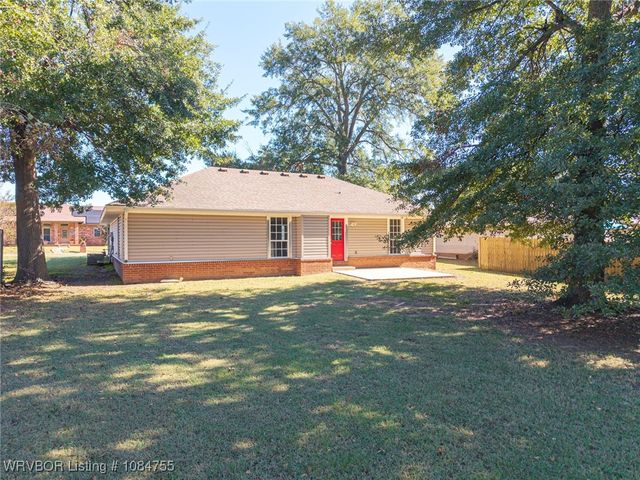 515 Loop West, Roland, OK 74954