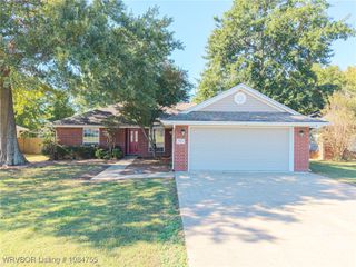 515 Loop West, Roland, OK 74954