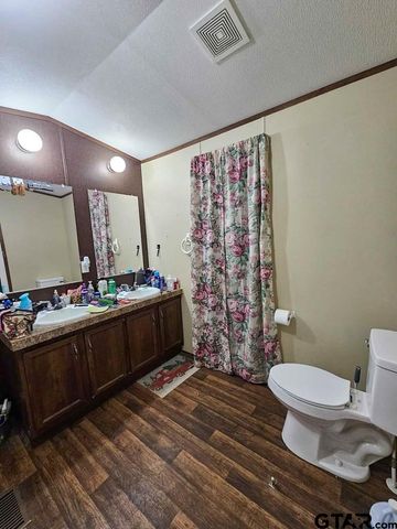 301 An County Rd 1370, Palestine, TX 75801