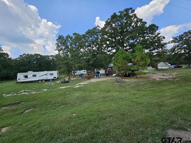 301 An County Rd 1370, Palestine, TX 75801