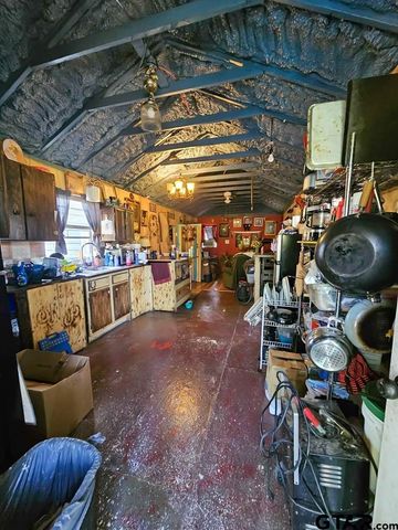 301 An County Rd 1370, Palestine, TX 75801