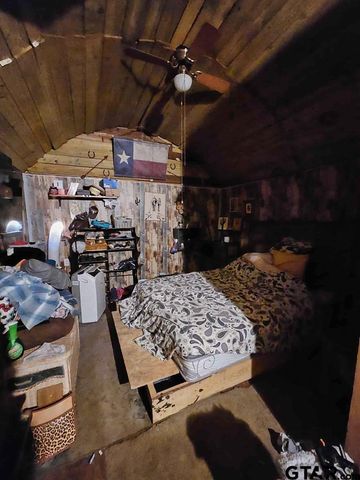 301 An County Rd 1370, Palestine, TX 75801