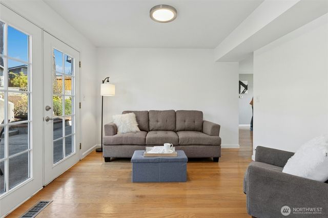 17154 NE 5th Street, Bellevue, WA 98008