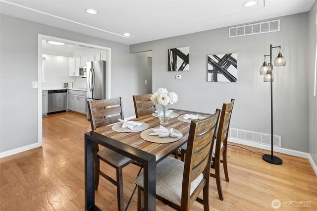 17154 NE 5th Street, Bellevue, WA 98008