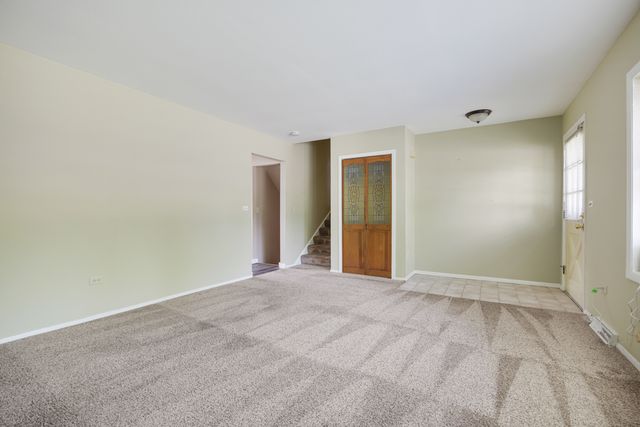 425 Lisa Lane, Streamwood, IL 60107