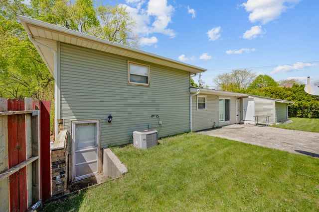 425 Lisa Lane, Streamwood, IL 60107