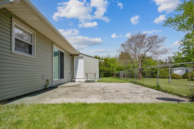 425 Lisa Lane, Streamwood, IL 60107