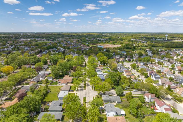 425 Lisa Lane, Streamwood, IL 60107