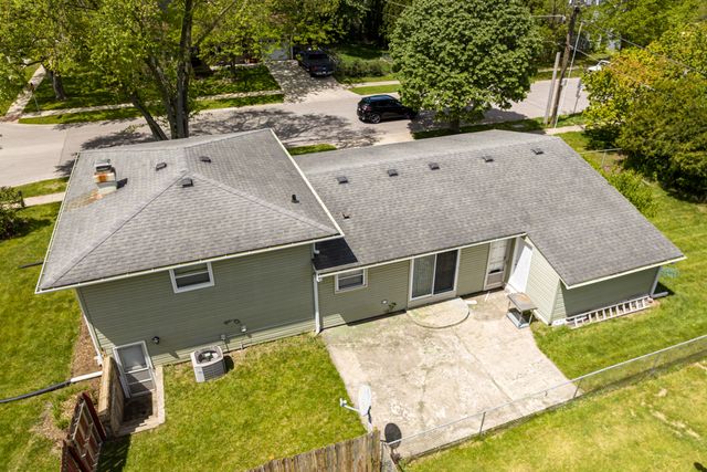 425 Lisa Lane, Streamwood, IL 60107