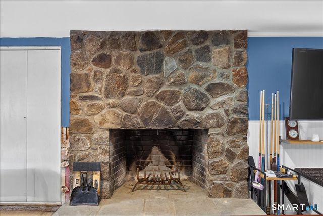 6 Paugussett Road, Newtown, CT 06482