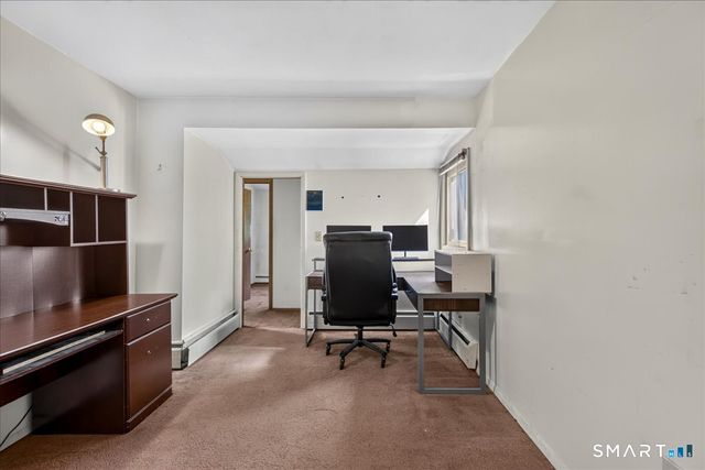 6 Paugussett Road, Newtown, CT 06482