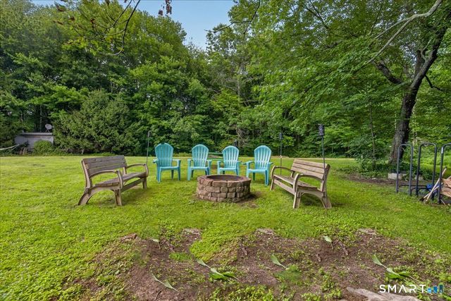 6 Paugussett Road, Newtown, CT 06482