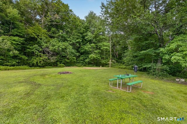 6 Paugussett Road, Newtown, CT 06482