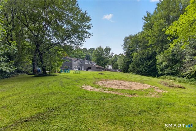 6 Paugussett Road, Newtown, CT 06482