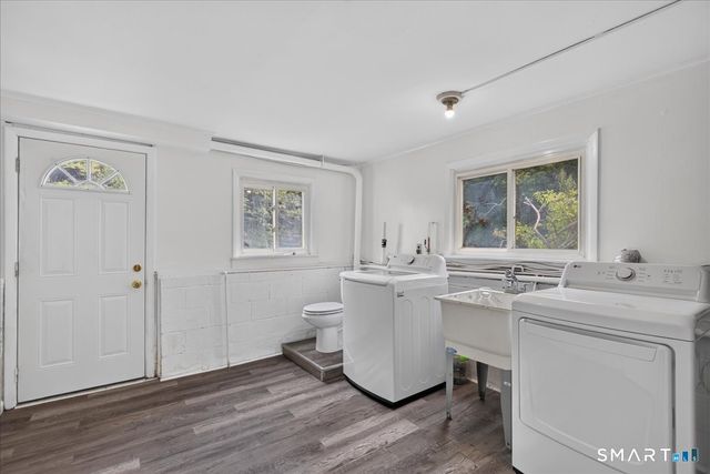 6 Paugussett Road, Newtown, CT 06482
