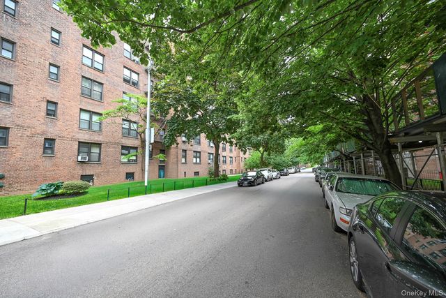 105-21 66th Avenue 5B, Forest Hills, NY 11375