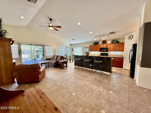 24 N Pamplona Lane, Casa Grande, AZ 85194