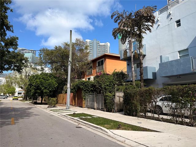 1611 SW 2nd Ct AA112, Miami, FL 33129