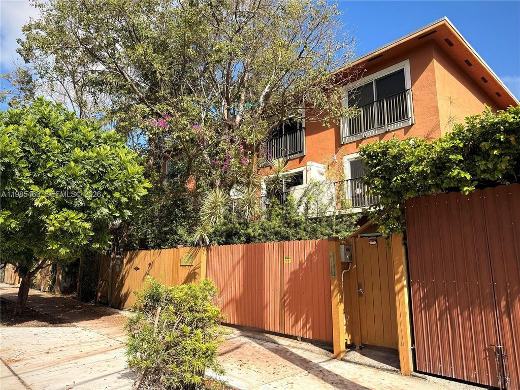 1611 SW 2nd Ct AA112, Miami, FL 33129