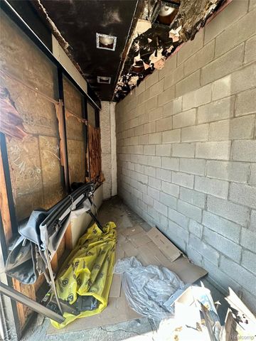 14647 Gratiot Avenue, Detroit, MI 48205
