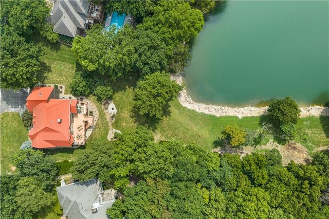 1105 NE Moss Point Road, Lee's Summit, MO 64064