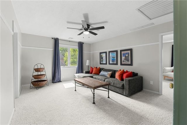 1105 NE Moss Point Road, Lee's Summit, MO 64064