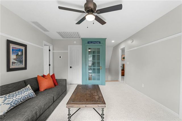 1105 NE Moss Point Road, Lee's Summit, MO 64064
