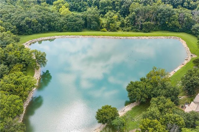 1105 NE Moss Point Road, Lee's Summit, MO 64064