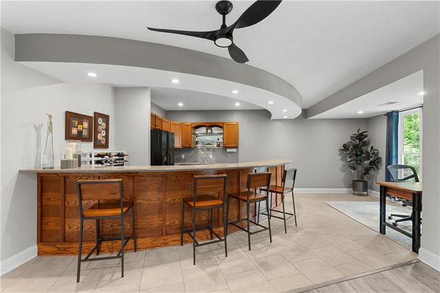 1105 NE Moss Point Road, Lee's Summit, MO 64064