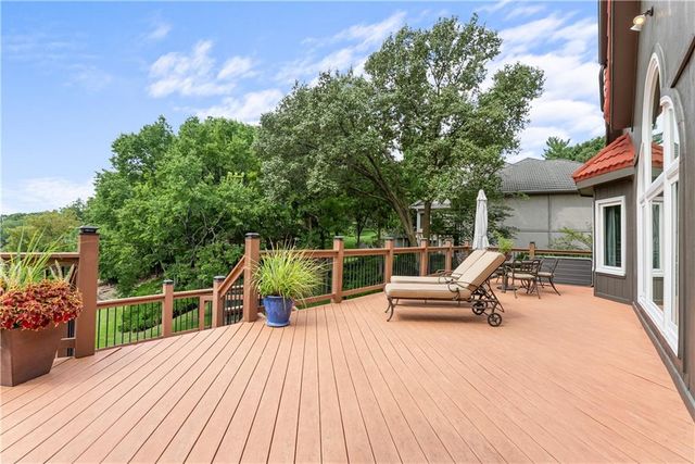 1105 NE Moss Point Road, Lee's Summit, MO 64064