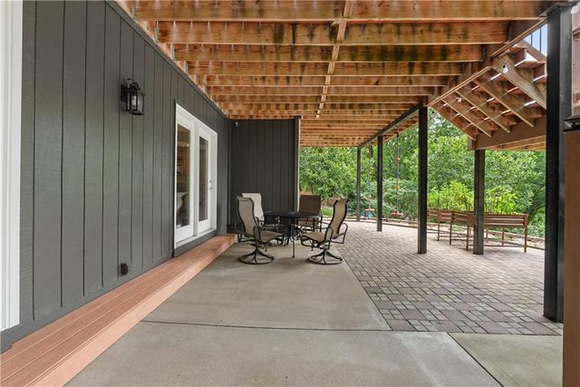 1105 NE Moss Point Road, Lee's Summit, MO 64064
