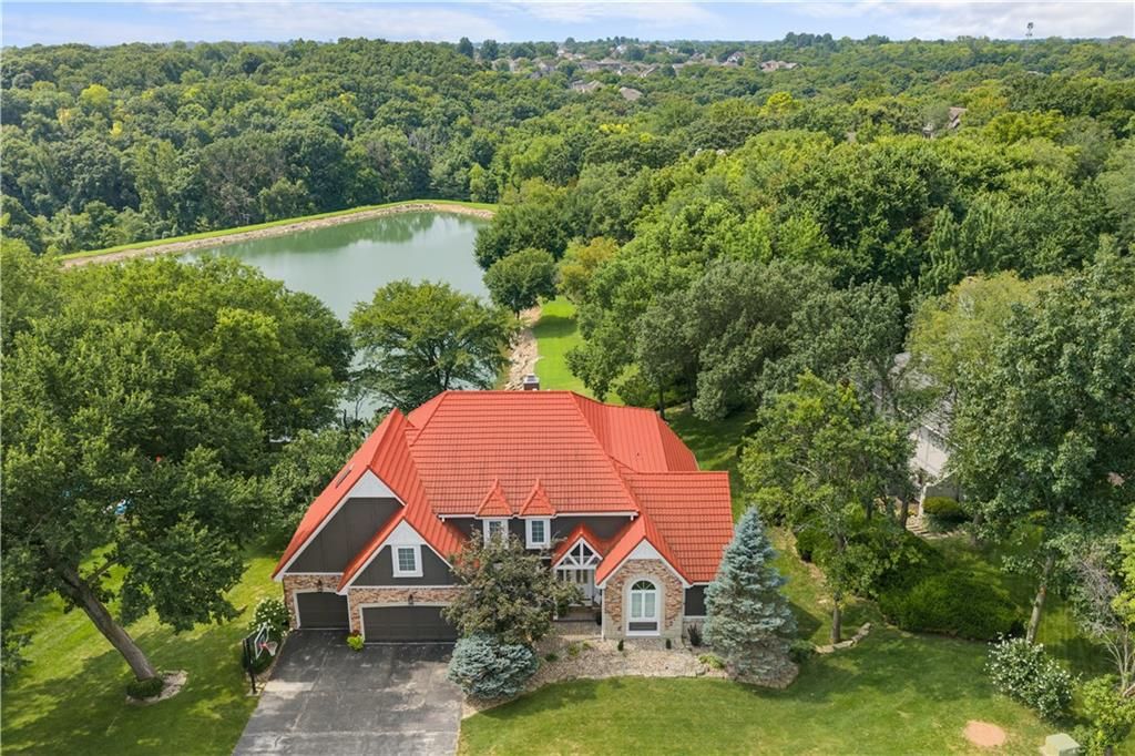 1105 NE Moss Point Road, Lee's Summit, MO 64064