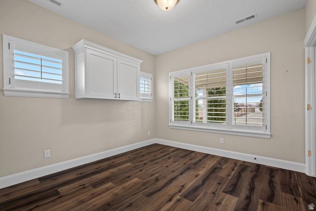 10489 S HARVEST GLORY DR, South Jordan, UT 84095