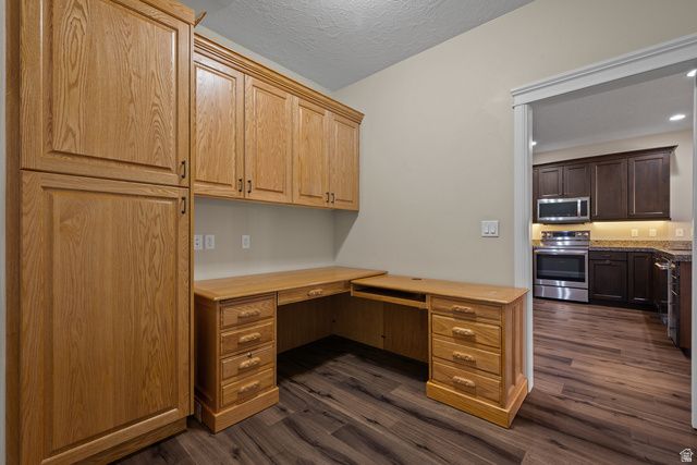 10489 S HARVEST GLORY DR, South Jordan, UT 84095