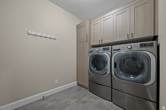 10489 S HARVEST GLORY DR, South Jordan, UT 84095