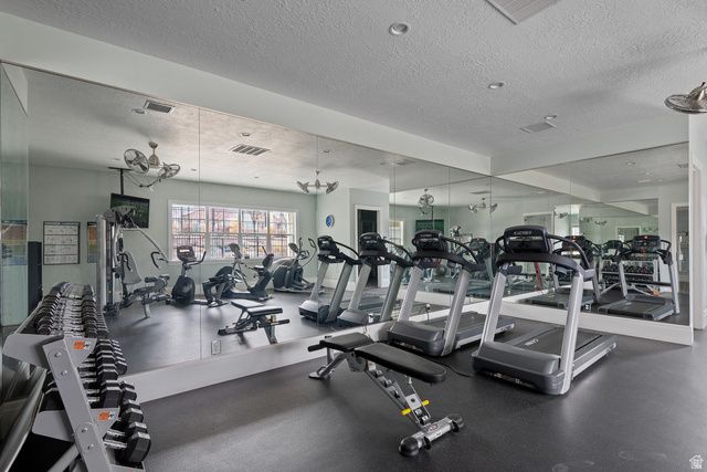 10489 S HARVEST GLORY DR, South Jordan, UT 84095