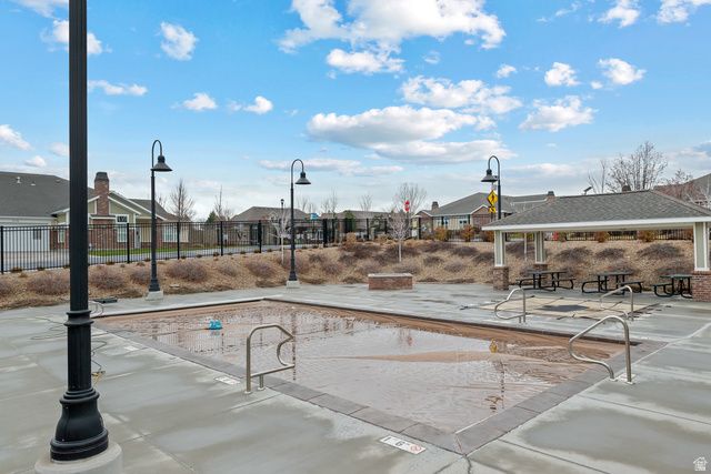 10489 S HARVEST GLORY DR, South Jordan, UT 84095