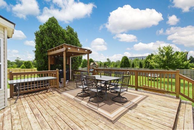 1635 England Drive, Columbus, OH 43240
