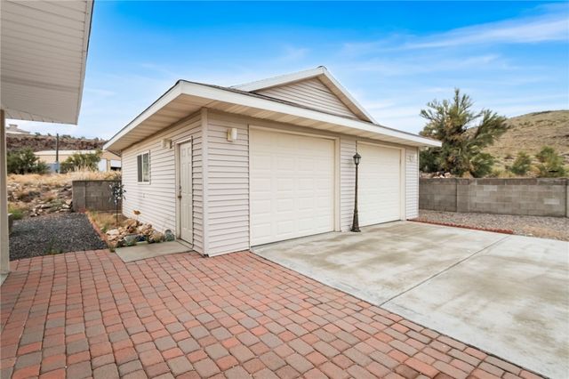 2905 S Surrey Loop, Kingman, AZ 86401