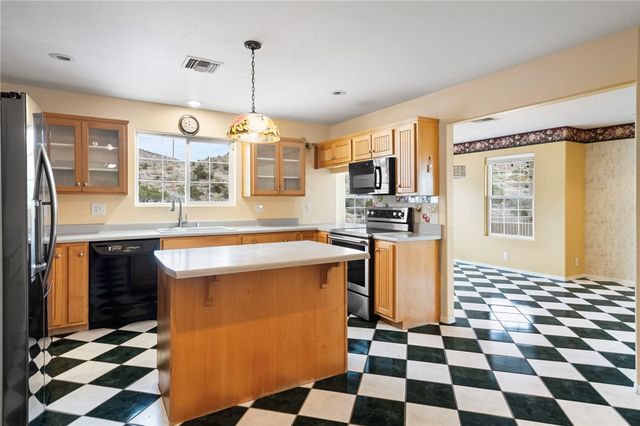 2905 S Surrey Loop, Kingman, AZ 86401