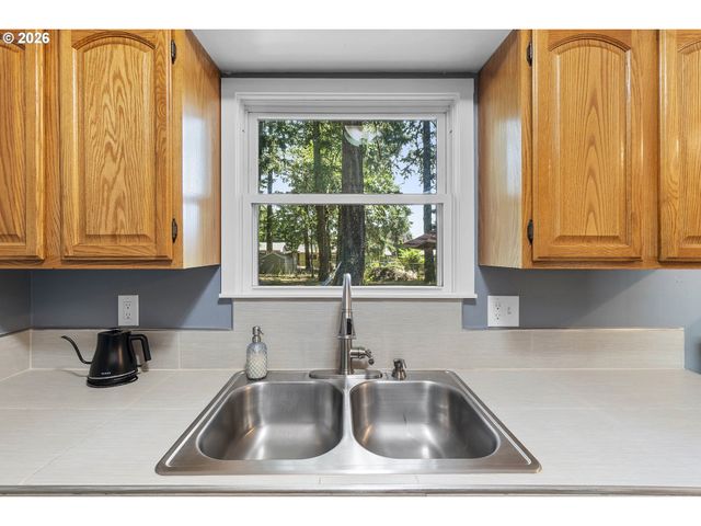 2032 Se 147TH Ave, Portland, OR 97233