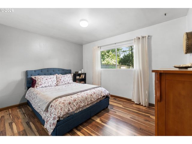 2032 Se 147TH Ave, Portland, OR 97233