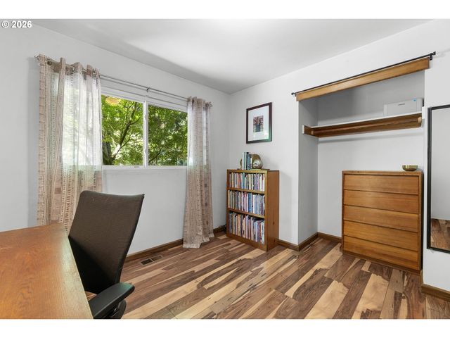 2032 Se 147TH Ave, Portland, OR 97233