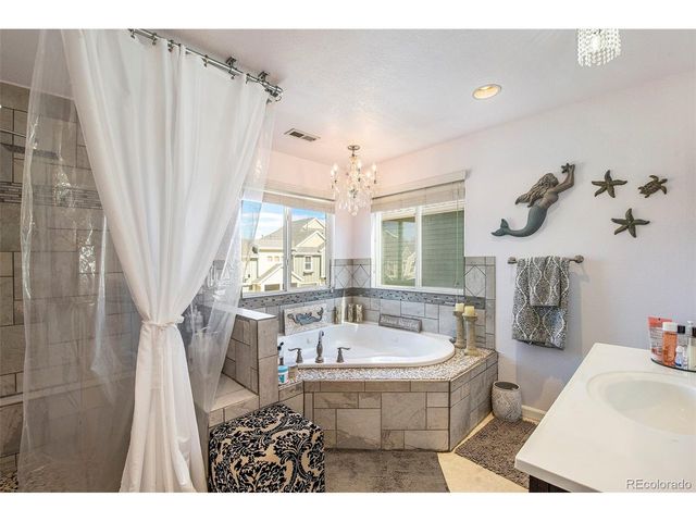 11058 Oswego St, Commerce City, CO 80640