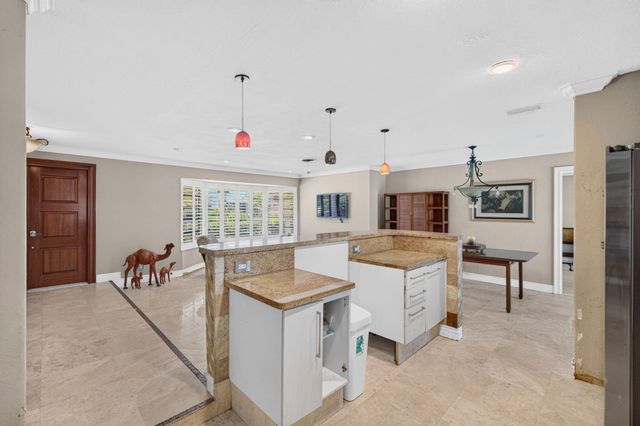 5581 NE 28TH Avenue, Fort Lauderdale, FL 33308